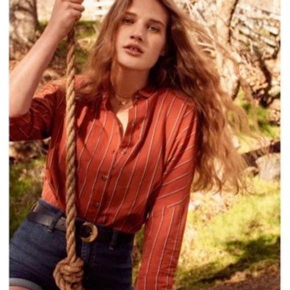 Urban Outfitters - Relaxed-Fit Button-Down Shirt - Picture 1 of 5